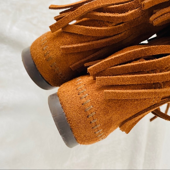 MINNETONKA 3-Layer Fringe Boot Brown - Picture 5 of 8